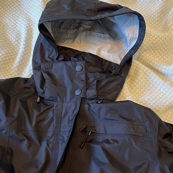 Patagonia Raincoat size smalll - Picture 7 of 11